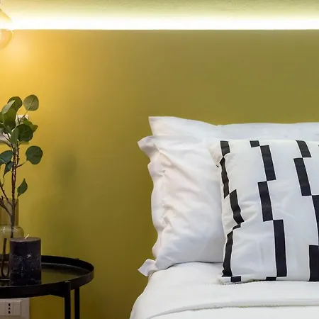 Brand New Guest With Wi-fi In The Center 아파트 *